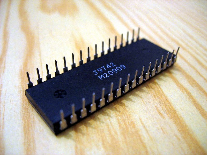 File:Dip32 chip back.jpg